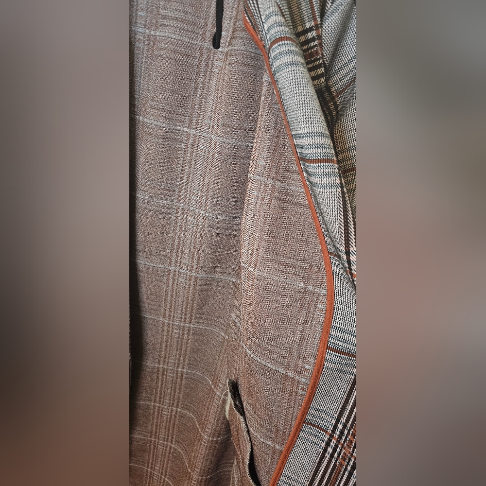 Blazer - Picture 3 of 7